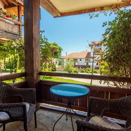 Bed & Breakfast Woodland 4*