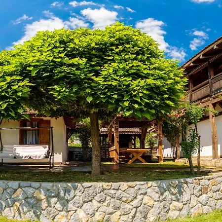 Bed & Breakfast Woodland 4*