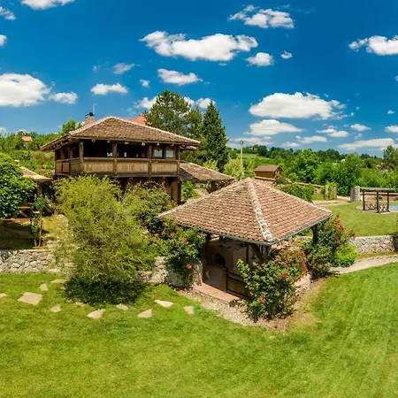 Bed & Breakfast Woodland 4*